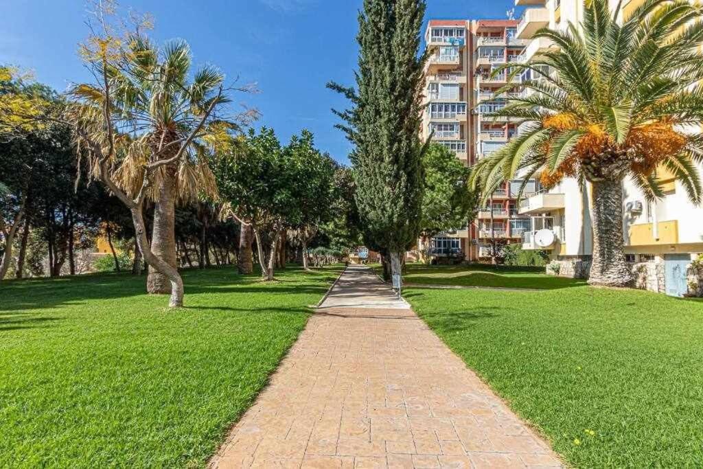 797 Holiday Rentals - Equipado Estudio Cerca Del Parque La Paloma Benalmádena Exterior foto